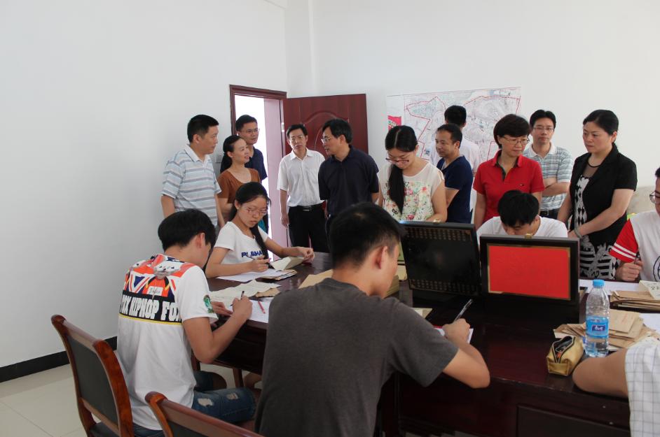 省人社厅副厅长董长麒调研beat365官网学生实习实训工作